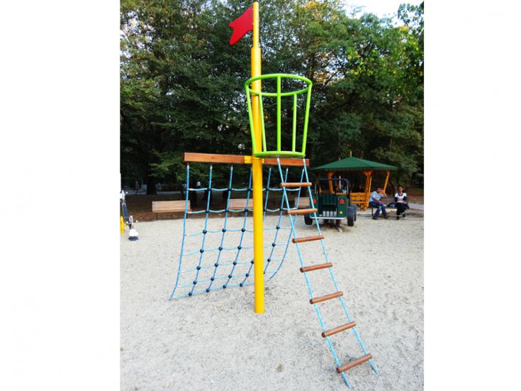 Children balance and climbing facility “Ship mast”, T21 model