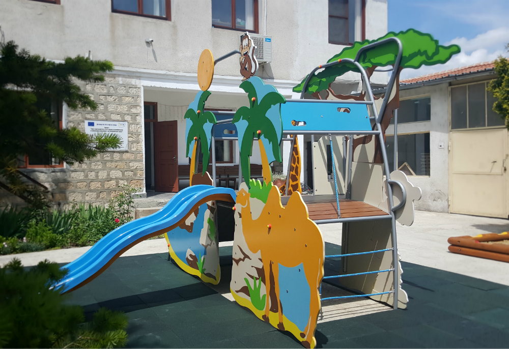 Combined children play facility Africa
